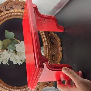 Petite tablette en bois peinte rouge années 90s.